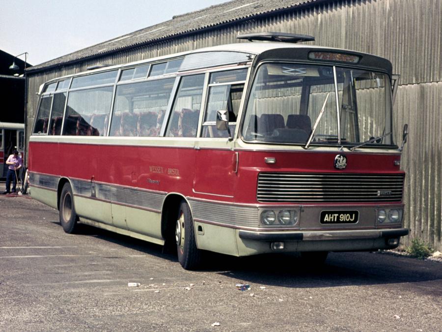 Bedford YRQ Duple Viceroy Express (C45F) (UK) '1966